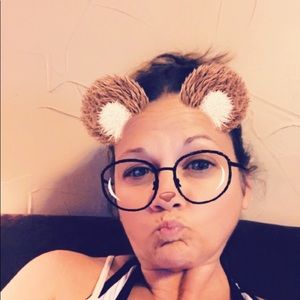 Meet your Posher, Eva